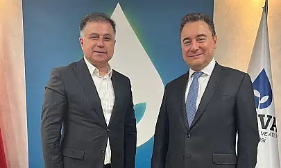 DEVA Partisi İzmir'de yeni başkan belli oldu: Aybar Uygur göreve geldi