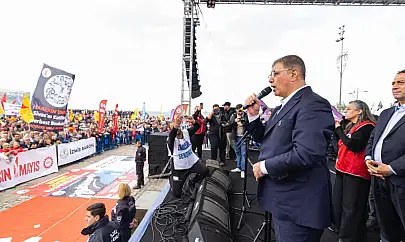 İzmir'de 1 Mayıs coşkusu
