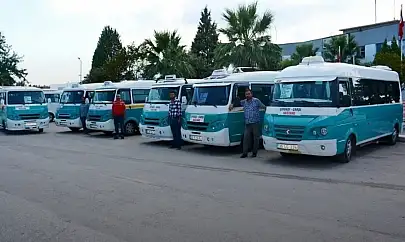 İzmir'de grev ulaşımı felç etti, ESHOT'ların yükü minibüslere kaldı