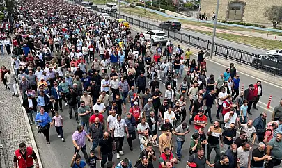 İzmir'de grevde 3. gün: Hizmetler durdu, Kordon çöple doldu