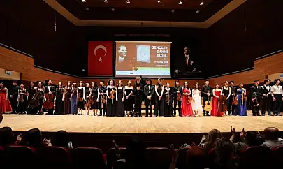 İzmir'in genç yıldızları AASSM'de parladı!