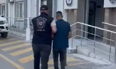 Kırmızı bültenle aranan zanlı İzmir'de yakalandı!
