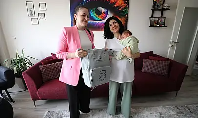 Menderes'te doğan her bebeğe özel sürpriz! İlk hediye belediyeden...