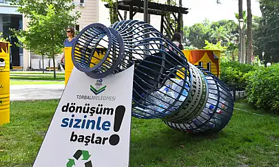 Scooter, bisiklet, kulaklık! Torbalı'da atıkları getir, hediyeyi al