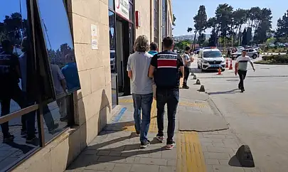 Terörle mücadelede sosyal medya hamlesi: İzmir'de 5 gözaltı