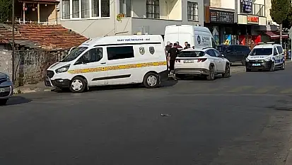 Bayraklı'da komşu dehşeti: Karı-kocayı vurdu!