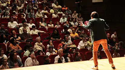 İzmir Büyükşehir Belediyesi çocuklarla Mozart'ı buluşturdu!