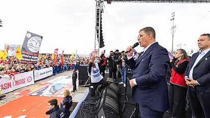 İzmir'de 1 Mayıs coşkusu