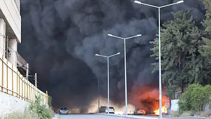İzmir'deki depo yangınıyla ilgili valilikten açıklama geldi