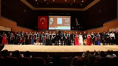 İzmir'in genç yıldızları AASSM'de parladı!