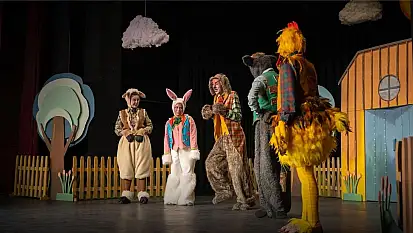 Karabağlar Kent Tiyatrosu'ndan festivalde büyük alkış