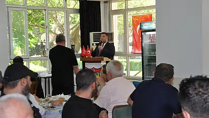 Taksiciler sorunlarını Karşıyaka'da dile getirdi
