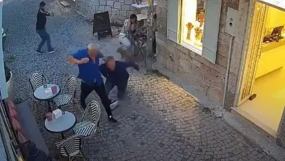Ünlü iş adamı Çeşme'de silahlı saldırıya uğradı!