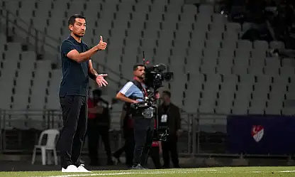 Beşiktaş'ta van Bronckhorst kadroya neşter vuruyor