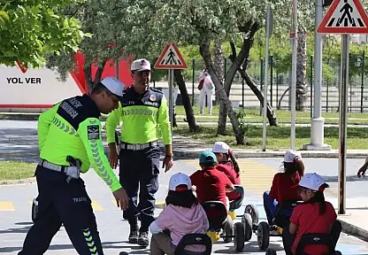 Aliağa'da trafik haftası 'Bir kural, bir ömür' sloganıyla kutlandı