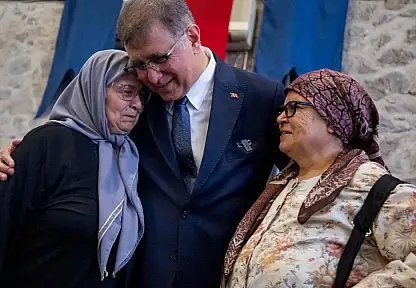 Başkan Tugay şehit anneleriyle buluştu