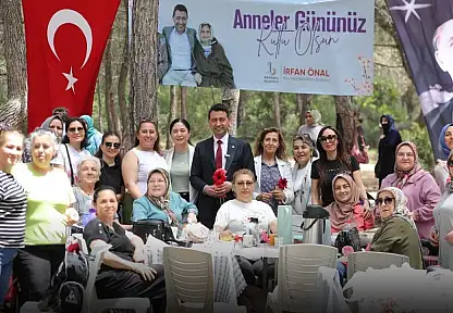 Bayraklı'da Anneler Günü'ne özel renkli piknik etkinliği