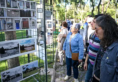 Bornovalı kursiyerlerden 'Homeros'un Bornova'sı'na fotoğraf selamı