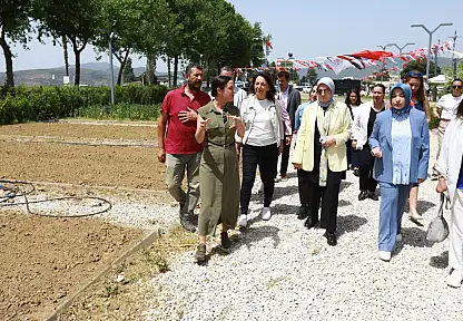 Meclis üyeleri Efes'te toprakla buluştu