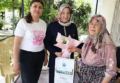 Menderes'te Anneler Günü'nde yürekleri ısıtan ziyaret