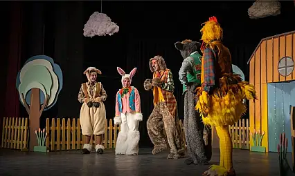 Karabağlar Kent Tiyatrosu'ndan festivalde büyük alkış