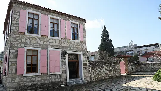 Necati Cumalı Urla'da anıldı: Edebiyat ve vefa buluşması