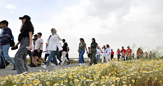 Gençlik Ata'ya koştu: Çiğli'de anlamlı yürüyüş