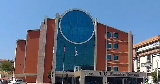 Karabağlar Belediyesi'nden maaş açıklaması