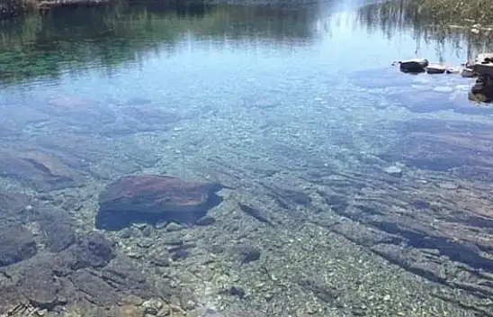 Salda Gölü'nü unutun! İzmir'in buz gibi suyu cildi yeniliyor, gören gitmek istiyor!