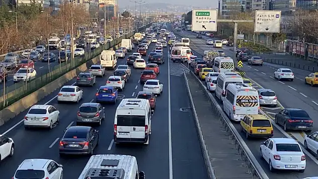 1 Değil, 2 değil: İstanbullu trafikte yılda kaç gün kaybediyor? Sonucu görünce taşınmak isteyeceksiniz