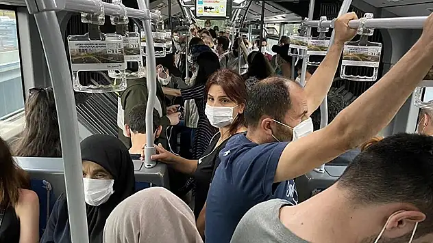 1 ve 19 Mayıs'ta raylı sistemlerde bayram havası: Toplu ulaşım ücretsiz olacak