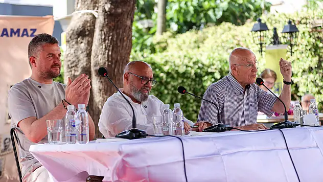 50 yıl sonra aynı çatı altında buluştular
