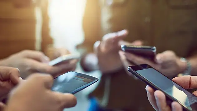 ABD - Çin ticaret savaşı telefon tarifelerine zam olarak geri dönecek!