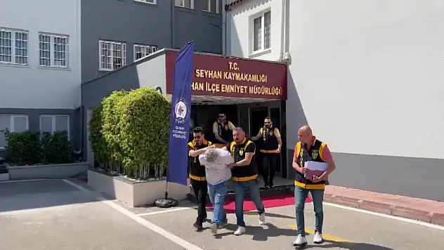 Adana'da cephanelik gibi ev: 'Hevesim var, biriktiriyorum'