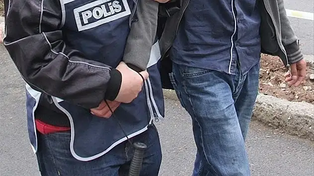 Adana'da mesaj cinayeti! Oğlu mesaj attı, babası bıçaklandı