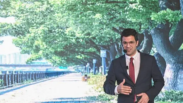 AK Parti Bayraklı belediye başkan adayı Bilal Kırkpınar, projelerini tanıttı