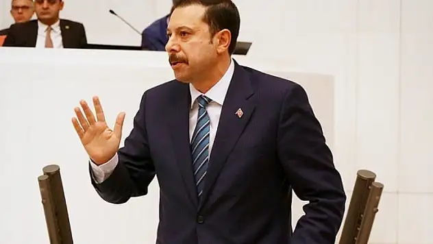 AK Partili Kaya: Kuyruklu yalanla, kendinizi de aştınız