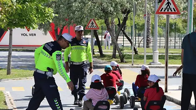 Aliağa'da trafik haftası 'Bir kural, bir ömür' sloganıyla kutlandı