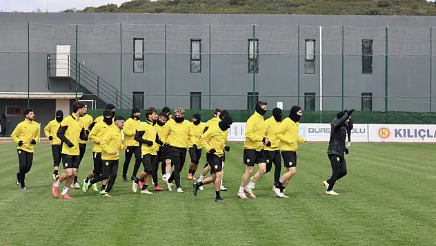 Aliağa FK'da 6 futbolcuyla yollar ayrıldı