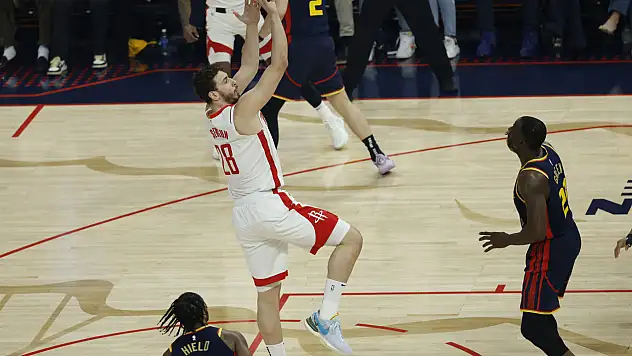 Alperen Şengün'den double-double performans