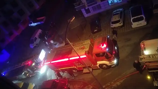 Ankara'da 5 katlı binada yangın paniği