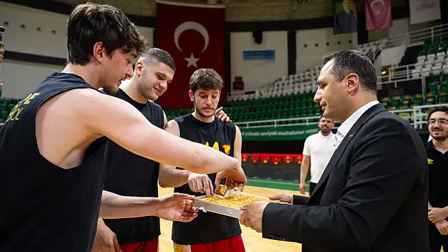 Başkan Eşki'den Göztepe'ye moral ziyareti