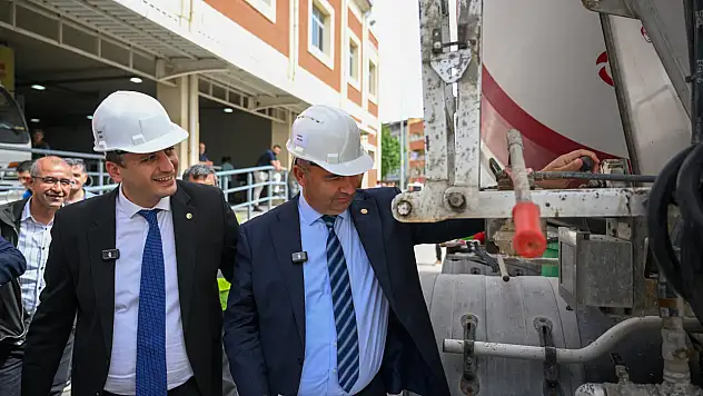 Başkan Eşki ve Milletvekili Arslan Bornova'da sahadaydı