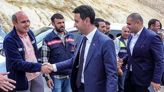 Başkan Önal 1 Mayıs'ta işçilerle buluştu