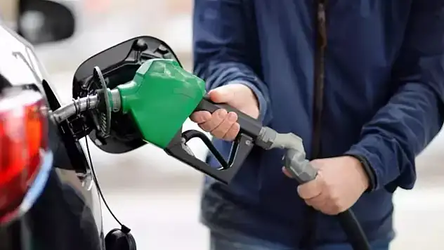 Benzine büyük indirim geldi: İzmir'de benzinin litresi ne kadar oldu?