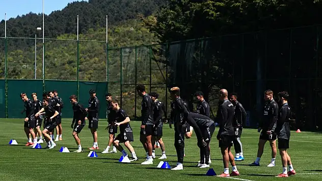 Beşiktaş, Fenerbahçe derbisine son dokunuşları yaptı! Solskjaer hangi stratejilerle çıkacak?