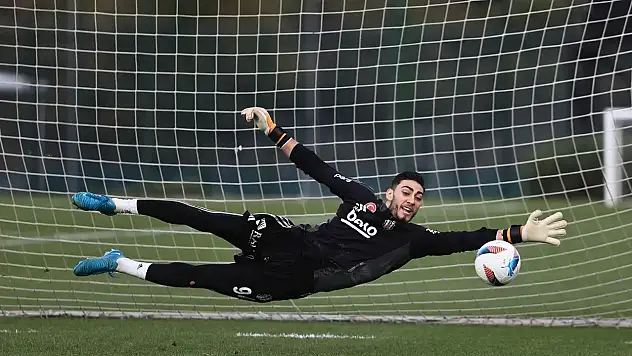 Beşiktaş'ın kalecisi Göktuğ Baytekin kimdir?
