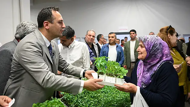 Bornova'da gübreyle toprak şenleniyor