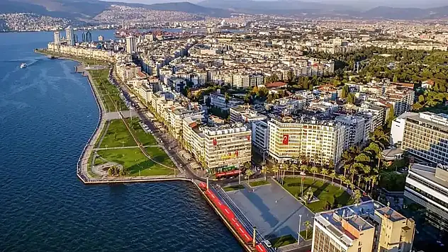 Bugün ceketsiz çıkılır mı? Hava nasıl olacak? İzmir'de yaşayanlar için açıklandı- Ege'de gece saatlerine dikkat!