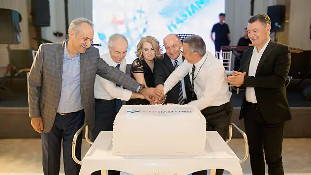 Can Hastanesi 8. yıl coşkusunu ödüller ve müzikle kutladı